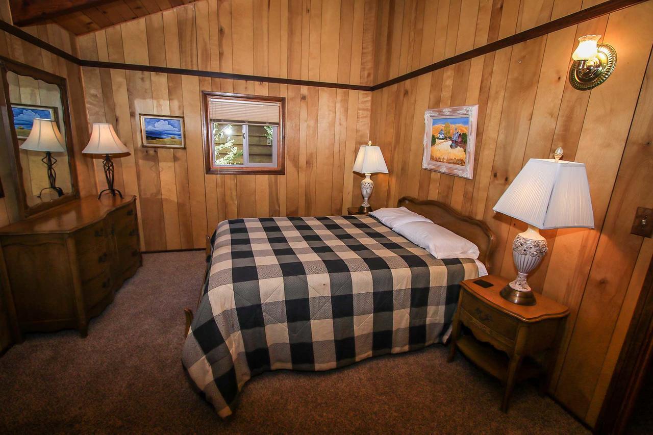 Quadruple Room Private Bathroom
